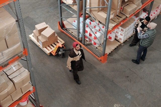 3 Mythen über Automatisierung in der Logistik 1 (1) 3 Mythen über Automatisierung in der Logistik 1 (1)